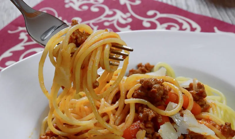 En gaffel med spaghetti på